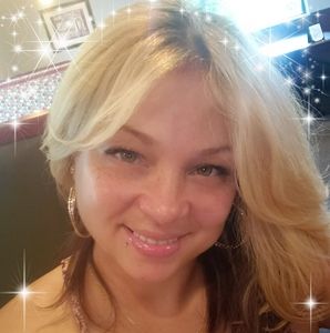 Meet your Posher, Esha